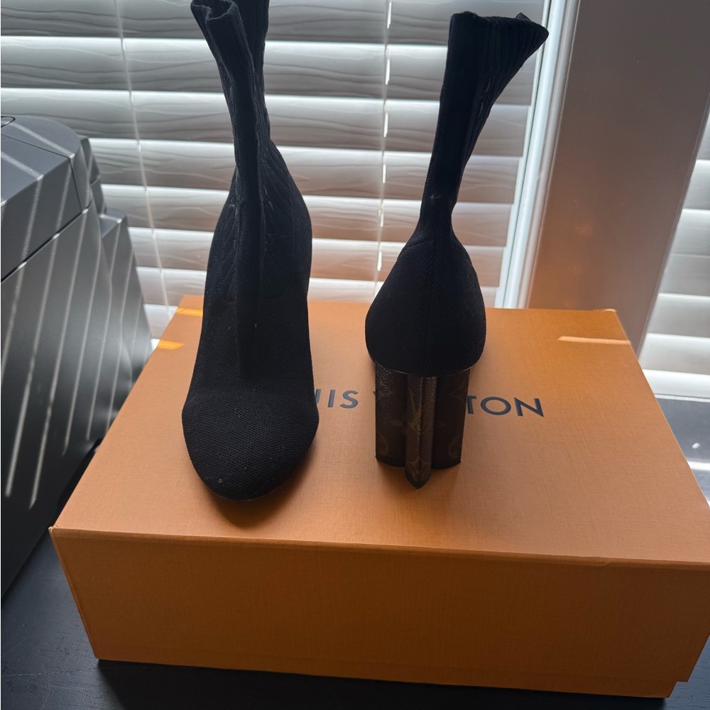 Louis Vuitton Black Heeled Boots - Picture 2 of 8